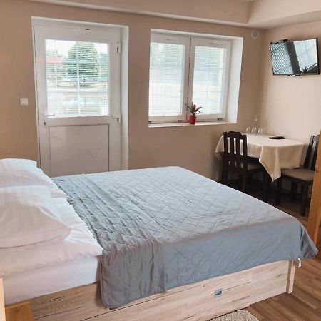 Hotel Marislav Cesnovice 外观 照片