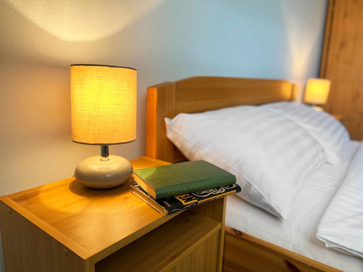 Hotel Marislav Cesnovice 外观 照片