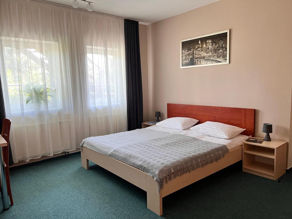 Hotel Marislav Cesnovice 外观 照片
