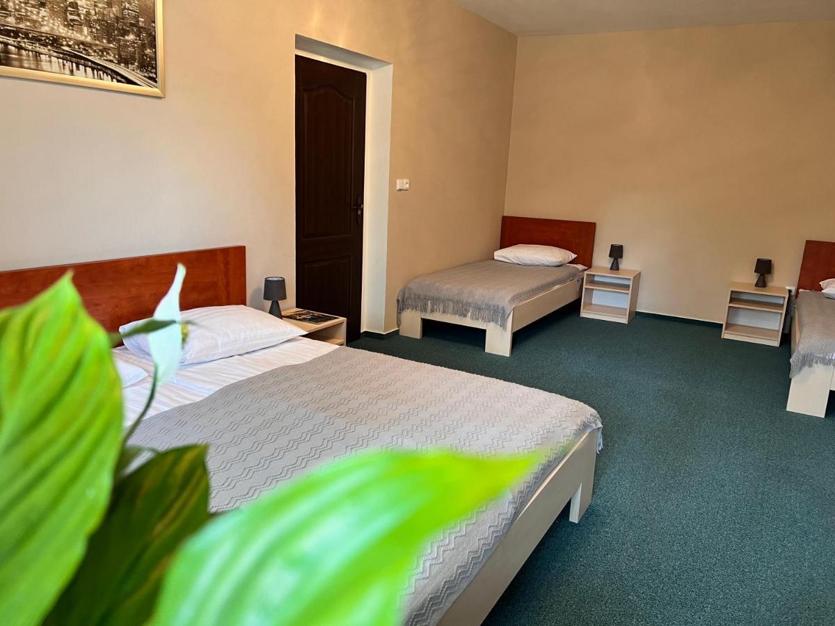 Hotel Marislav Cesnovice 外观 照片
