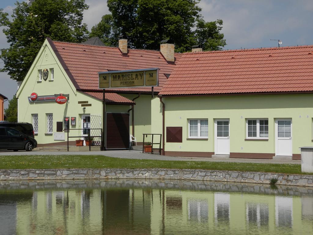 Hotel Marislav Cesnovice 外观 照片
